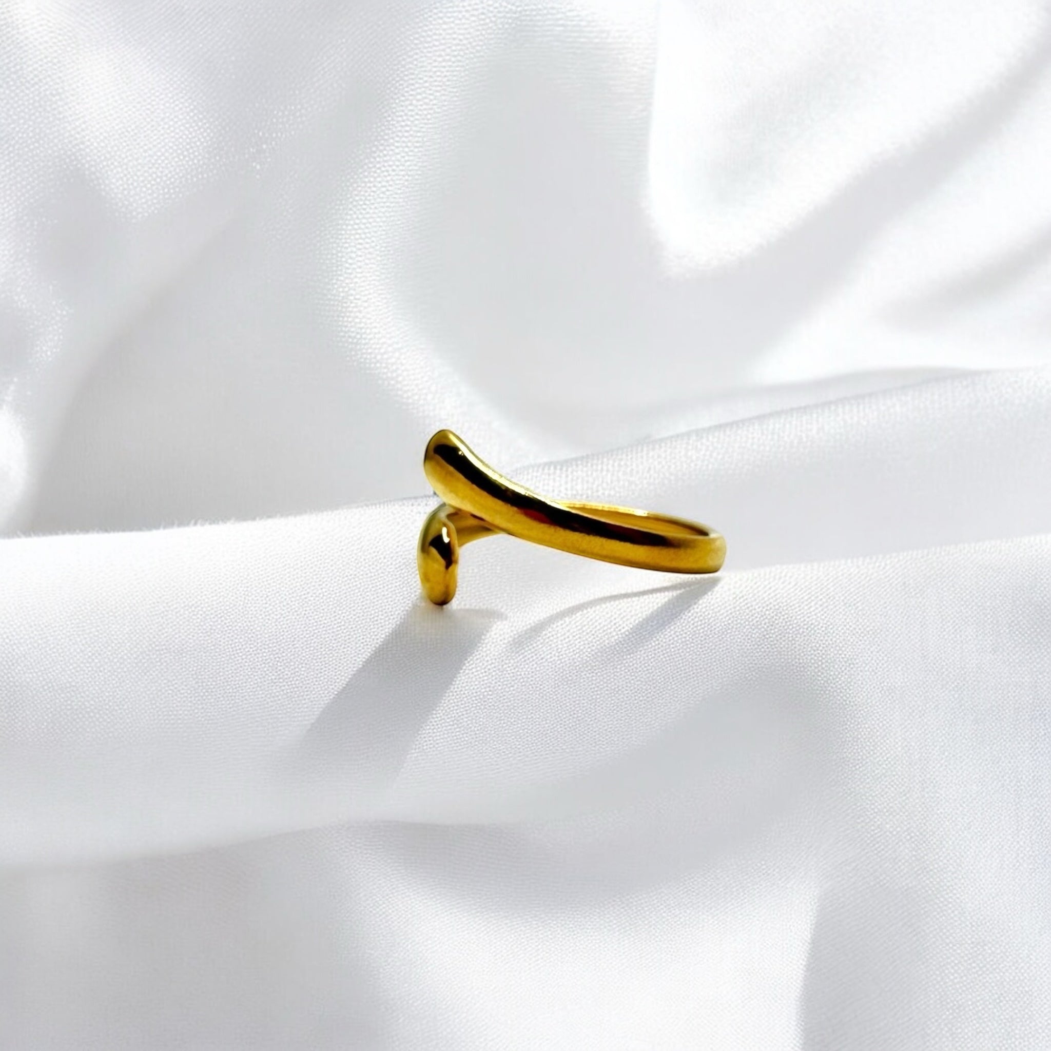 Anello lumia gold regolabile Sharifa Crystals